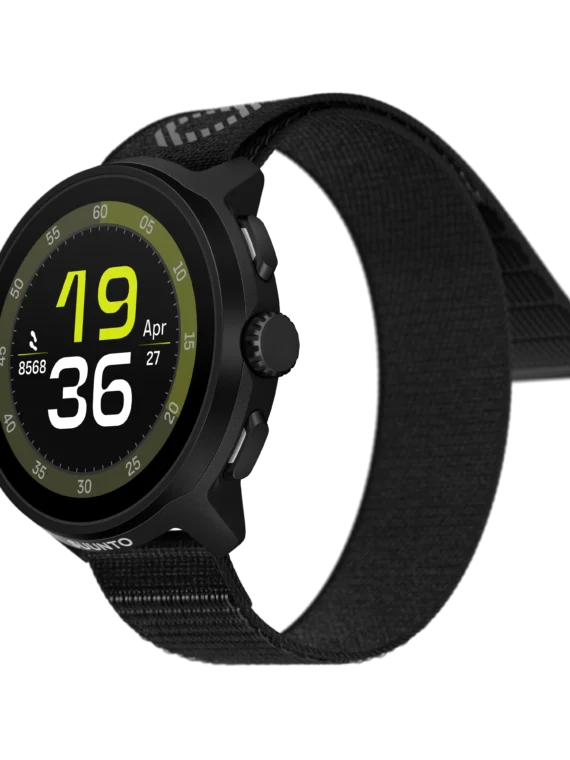 Suunto_Run-ALL_BLACK-Perspective_right_B-ALL_BLACK-watchface_EN